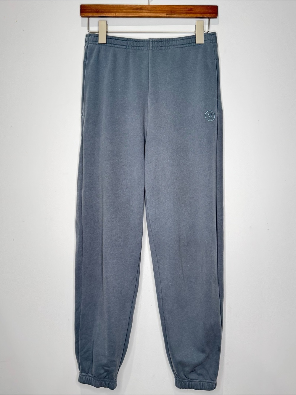 VUORI Women’s Sedona Sweatpant Joggers Smoke Blue Slate Blue Size XS VW4202